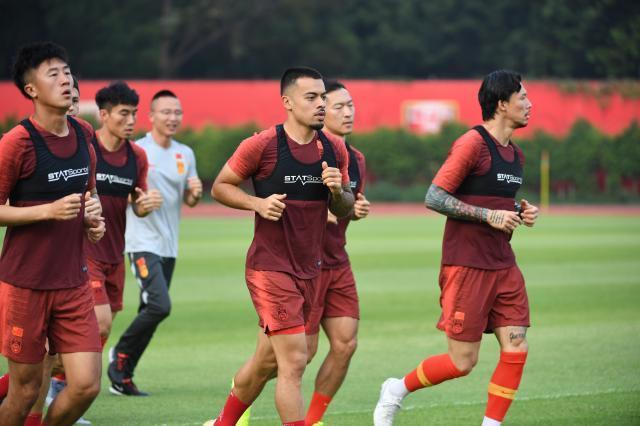 世界杯队主教练发声，誓言带队登顶