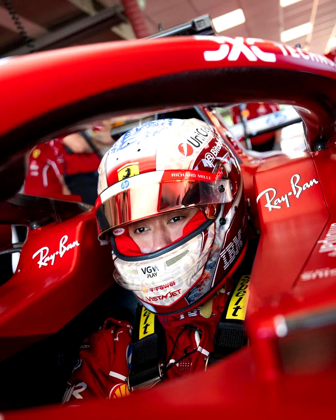 爱游戏官网-法拉利碾压索伯车队，塞恩斯惊艳四座