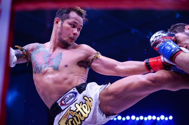 深圳队碾压吉林队，克莱统治全场