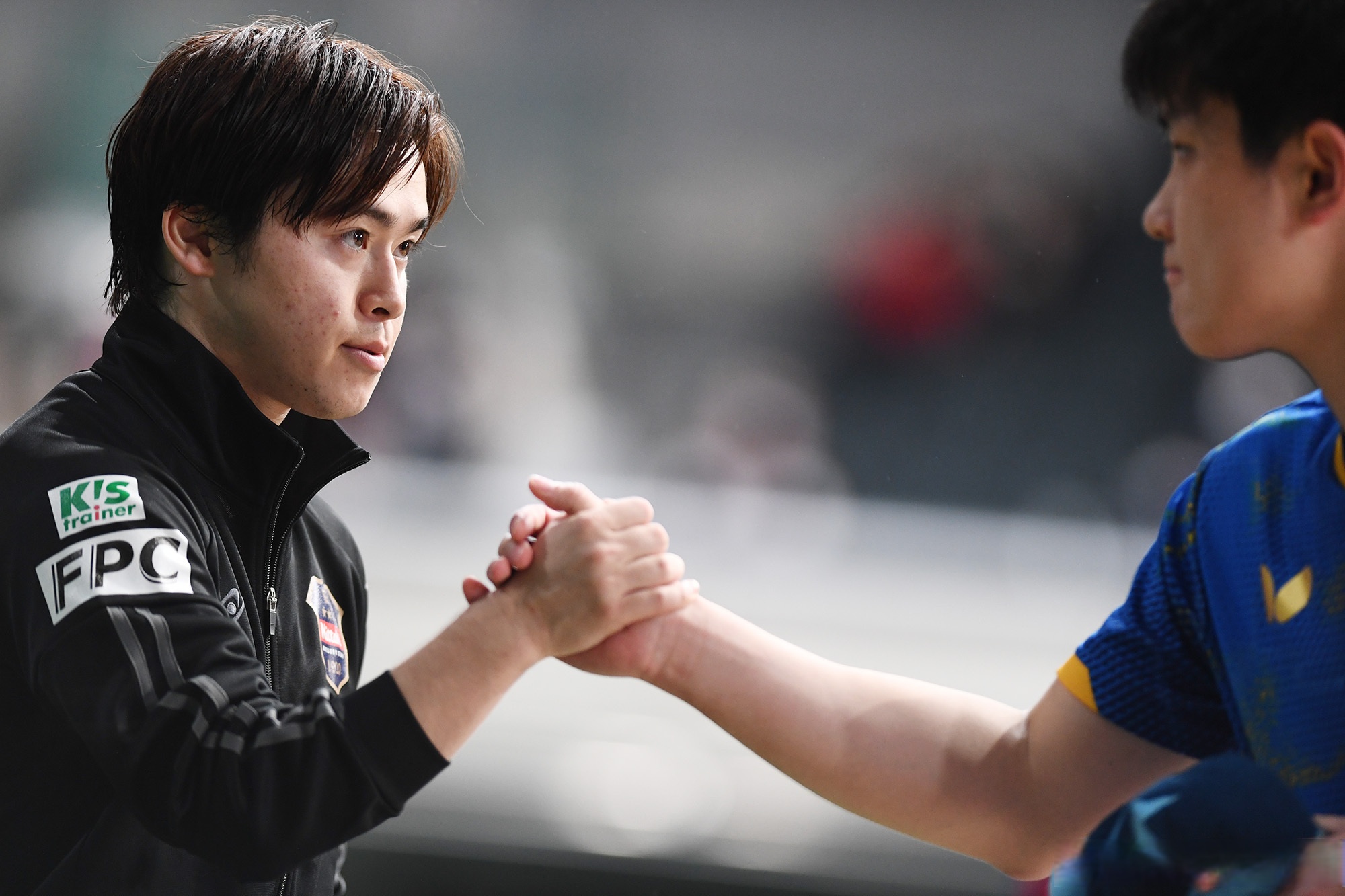 德国队鏖战日本队,张本智和点燃赛场 德国队鏖战日本队,张本智和点燃赛场