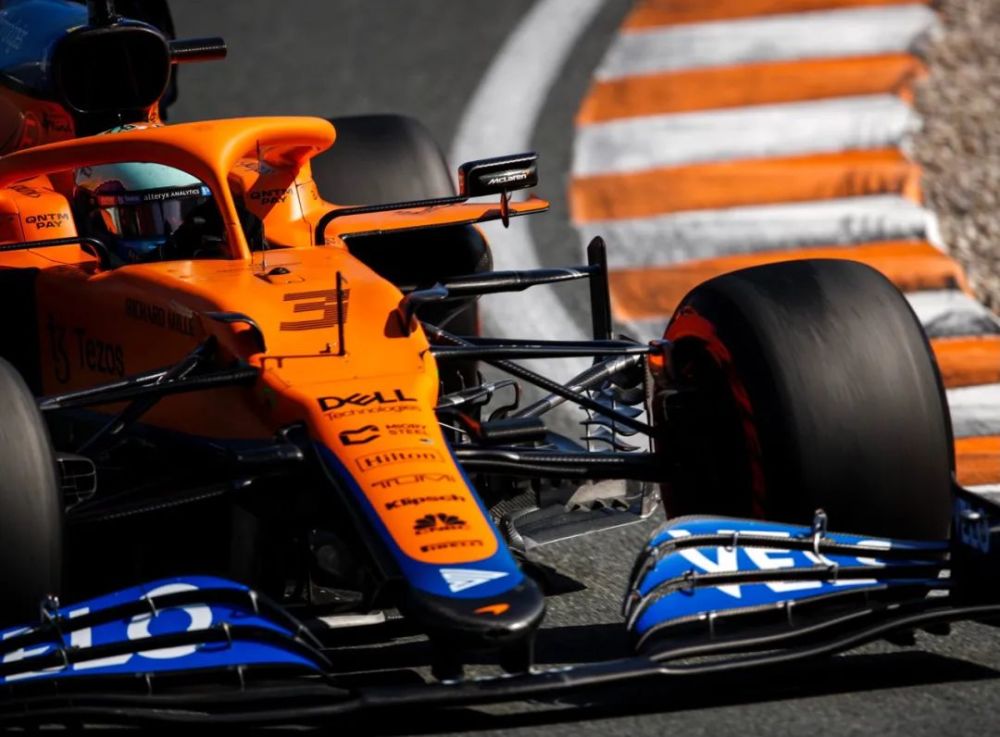 雷诺车队绝杀威廉姆斯,佩雷兹惊艳四座 雷诺车队绝杀威廉姆斯,佩雷兹惊艳四座