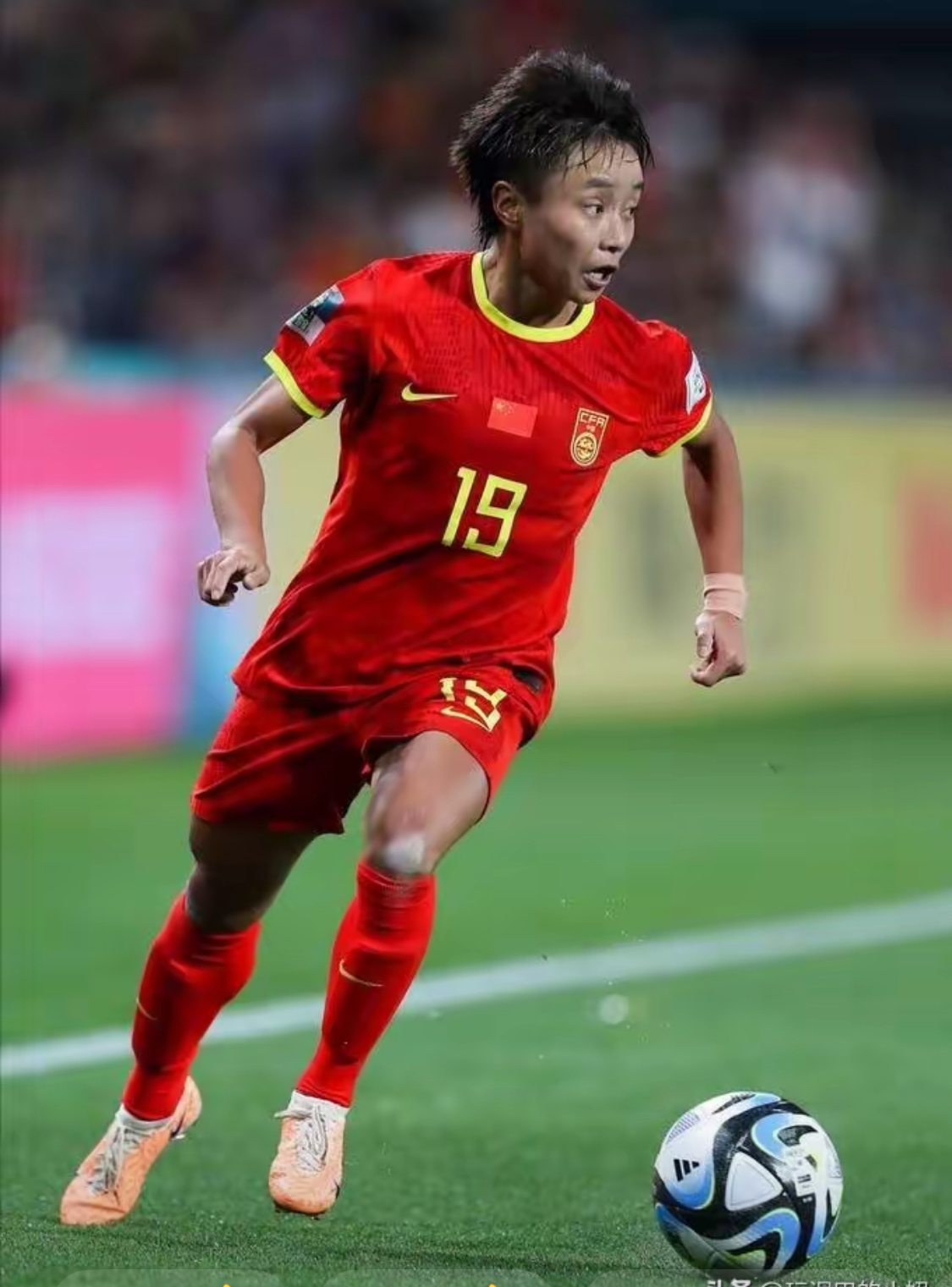 爱游戏官方入口-黑山女足锋线锐意进攻，备战磨难不惧