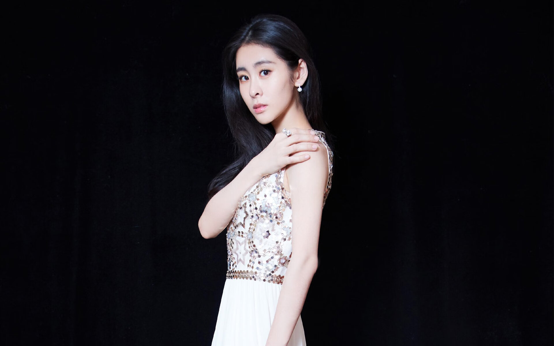 当梅西缺席诺坎普，新疆队让马刺西部失蹄，体育的不确定性密码